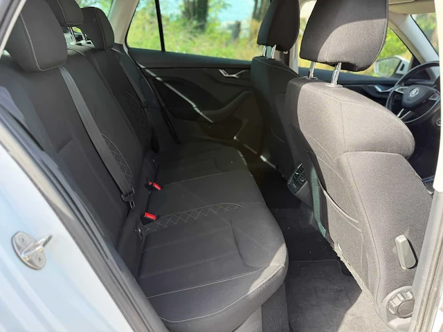 Skoda - 2020 - kamiq 1.0 tsi (dsg automaat) - tsi - personenauto - afbeelding 7 van  40