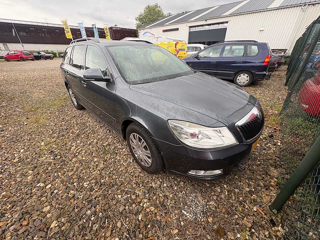 Skoda - octavia combi - 1.2 tsi ambition - car - 2011 - afbeelding 10 van  15