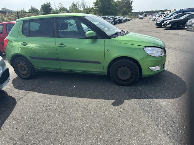 Skoda fabia 1.2 cr tdi ambiente dpf 75, 2011 - afbeelding 21 van  26