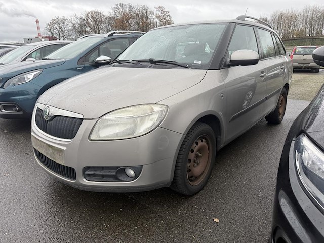 Skoda fabia combi 1.4 tdi music, 2009 - afbeelding 1 van  27