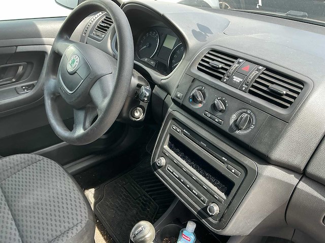 Skoda fabia personenauto - afbeelding 6 van  11