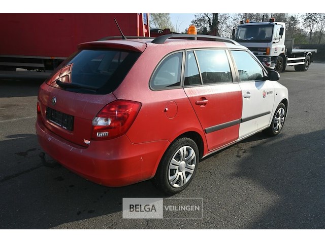 Skoda fabia personenwagen - afbeelding 9 van  23