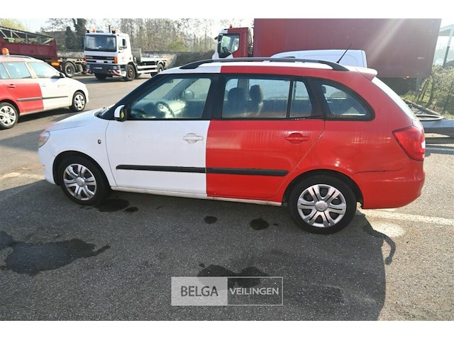 Skoda fabia personenwagen - afbeelding 13 van  23