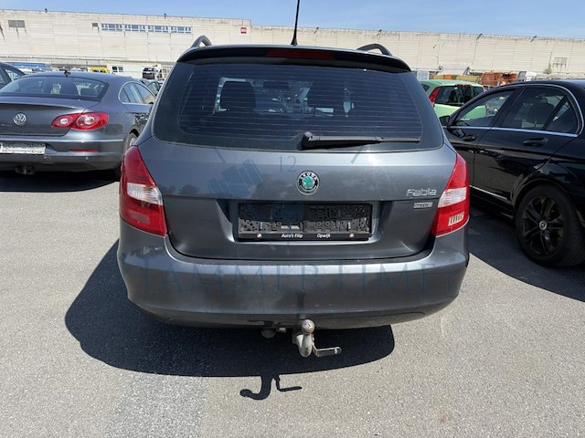 Skoda fabia sw 1.2 cr tdi ambiente dpf, 2011 - afbeelding 26 van  30