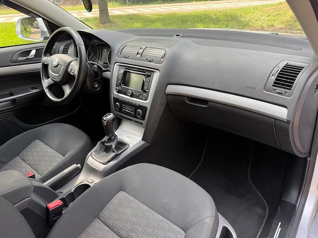 Skoda octav octavia, 2012 - afbeelding 9 van  24