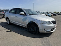 Skoda octavia 1.2 tsi ambition, 2015 - afbeelding 3 van  44