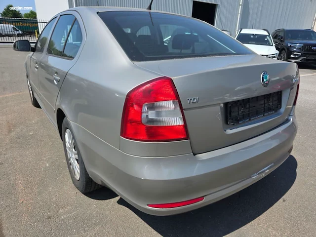 Skoda octavia 2011 - afbeelding 30 van  32