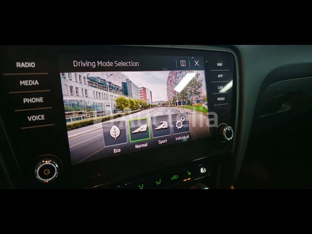 Skoda octavia rs * automatisch * volledige opties * 2.0 tdi - 184 pk - afbeelding 11 van  31