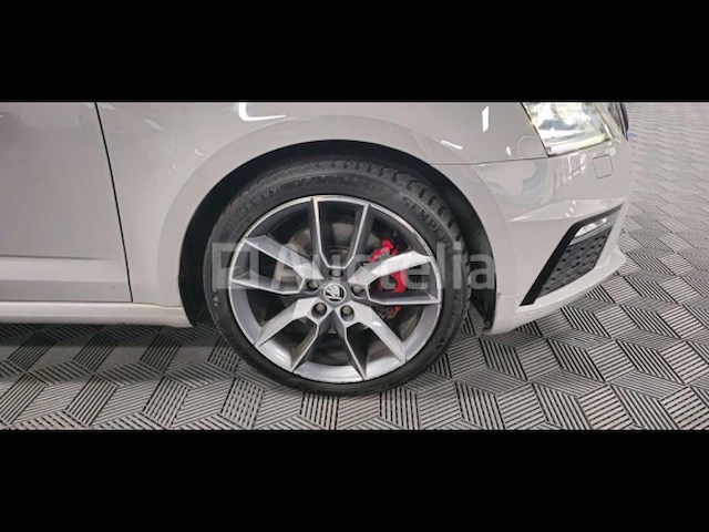 Skoda octavia rs * automatisch * volledige opties * 2.0 tdi - 184 pk - afbeelding 30 van  31