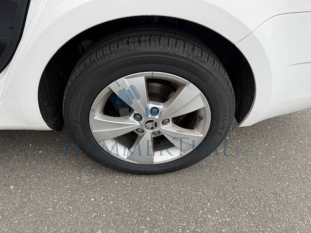 Skoda octavia sw cng 1.5 tgi g-tec ambition dsg 130 at, 2021 - afbeelding 14 van  32