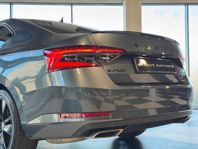Skoda superb 2.0 tsi sportline 272 - 4x4 - afbeelding 17 van  45