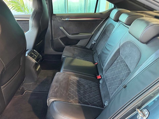 Skoda superb 2.0 tsi sportline 272 - 4x4 - afbeelding 39 van  45