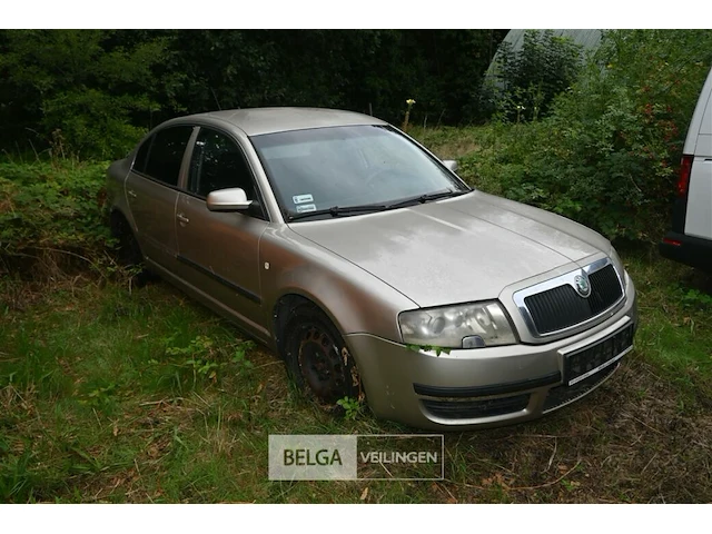Skoda superb, enkel voor vergunninghouders en erkende centra voor verschrotting - afbeelding 1 van  8