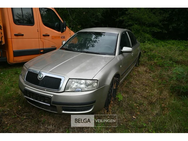 Skoda superb, enkel voor vergunninghouders en erkende centra voor verschrotting - afbeelding 3 van  8