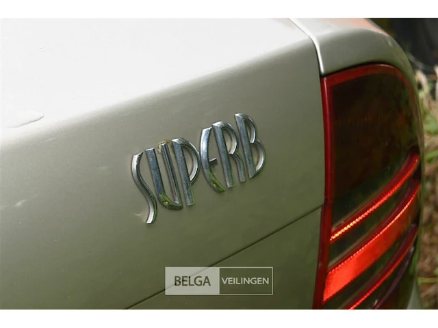 Skoda superb, enkel voor vergunninghouders en erkende centra voor verschrotting - afbeelding 6 van  8