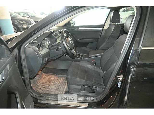 Skoda superb - afbeelding 19 van  22