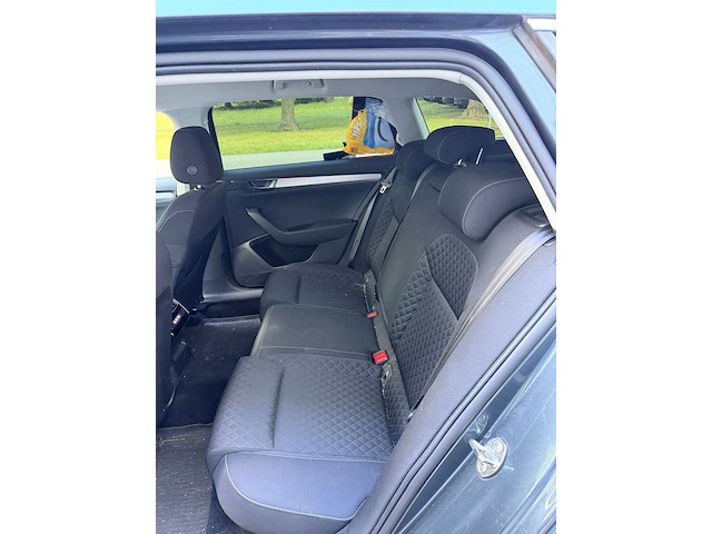 Skoda superb - afbeelding 8 van  24