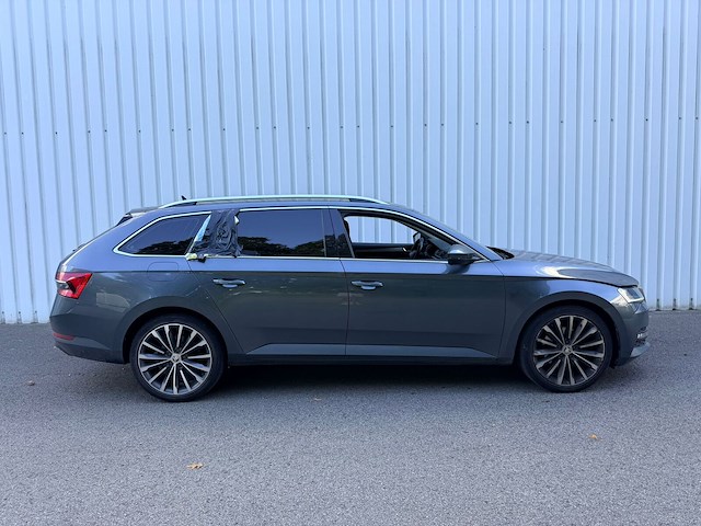 Skoda superb - afbeelding 12 van  24