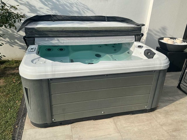 Skt329ea whirlpool massagebad - jacquzzi - afbeelding 1 van  11