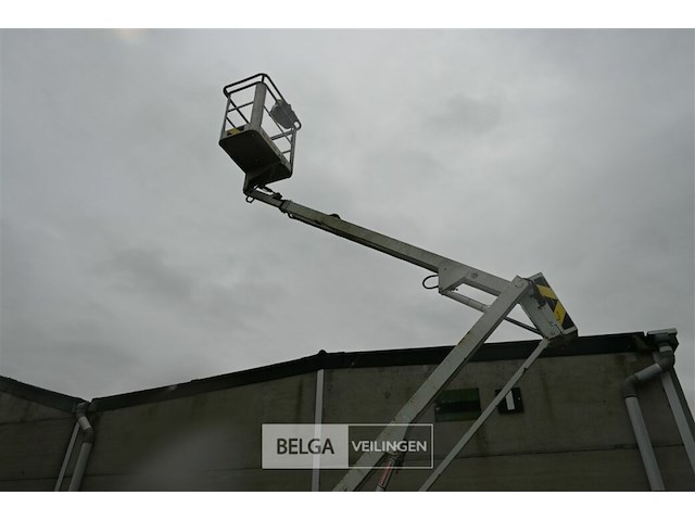 Sky high hoogwerker + aanhangwagen - afbeelding 18 van  22