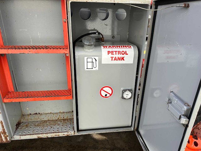 Skyjack - 2009 - sj-8841 - hoogwerker - afbeelding 8 van  39