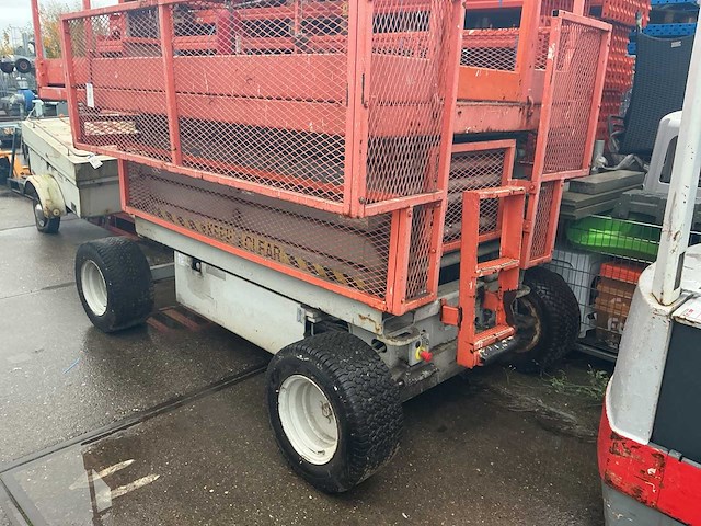 Skylack. sjlll-6832 hoogwerker - afbeelding 1 van  4