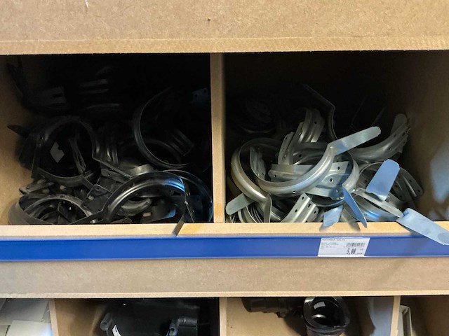 Skylux partij diverse polyester dakgoten en toebehoren - afbeelding 1 van  7