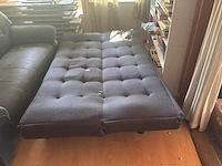 Slaapbank en 2 zetels, tafel en stoelen - afbeelding 3 van  7