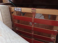 Slaapkamer bestaande uit bed en kaptafel - afbeelding 7 van  8