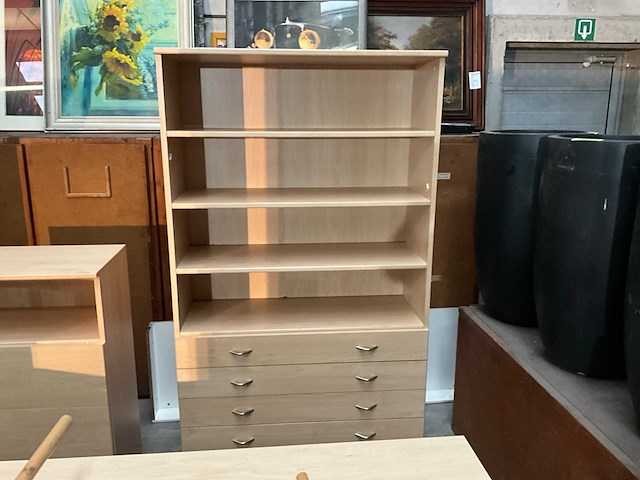 Slaapkamerset in hout - afbeelding 4 van  7