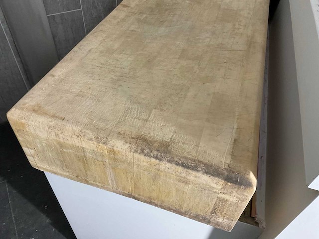 Slagersblok massief hout - afbeelding 2 van  4