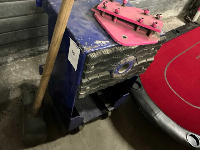 Slagmechanisme kermisattractie - afbeelding 2 van  4