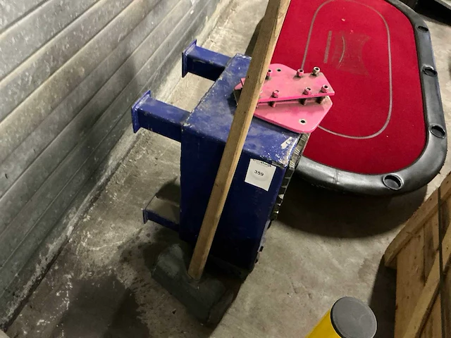 Slagmechanisme kermisattractie - afbeelding 1 van  4