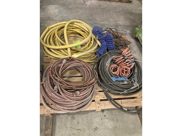 Slangen luchtdruk en water - afbeelding 1 van  1