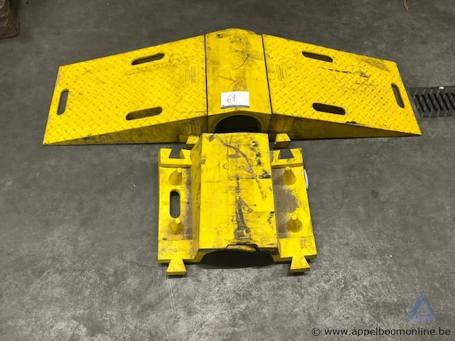 Slangenbruggen checkers diamondback, model uhb-5060r, bestaande uit bruggen, voeten en tussenstukken - afbeelding 1 van  2