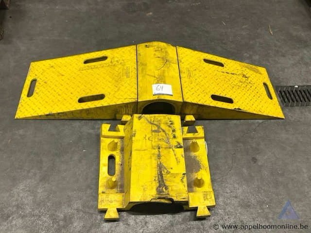 Slangenbruggen checkers diamondback, model uhb-5060r, bestaande uit bruggen, voeten en tussenstukken - afbeelding 1 van  2
