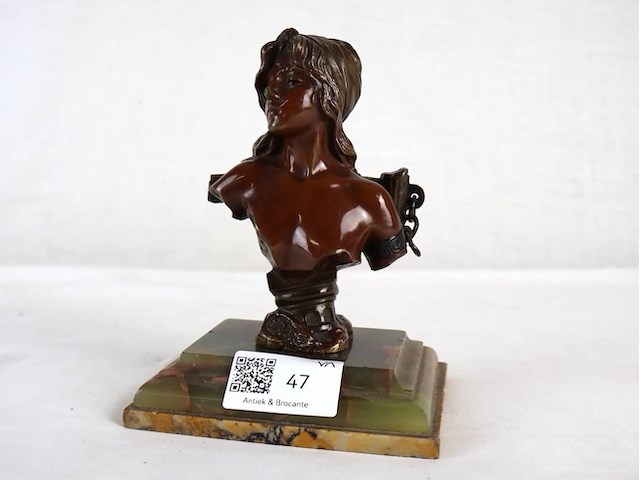 Slavenmeisje in brons - afbeelding 1 van  6