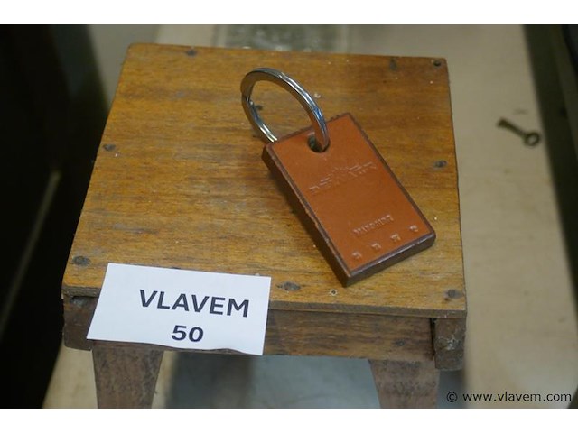 Sleutelhanger delveaux - afbeelding 1 van  2