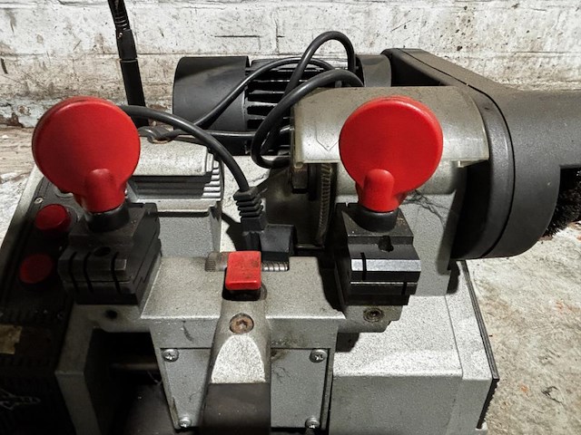 Sleutelsnijmachine silca bravo proffesional ii - afbeelding 5 van  5