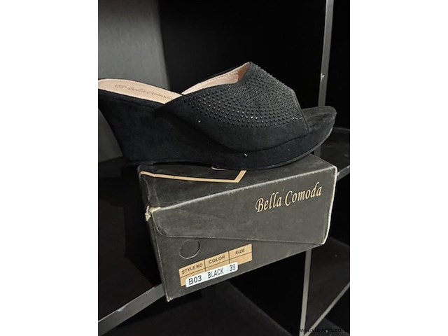 Slippers - afbeelding 1 van  1