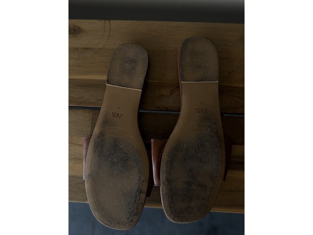 Slippers - afbeelding 2 van  2