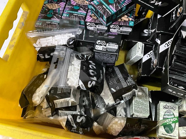 Sloow & champ high mix kavel diverse rookwaren met o.a. filters en vloei - afbeelding 4 van  7