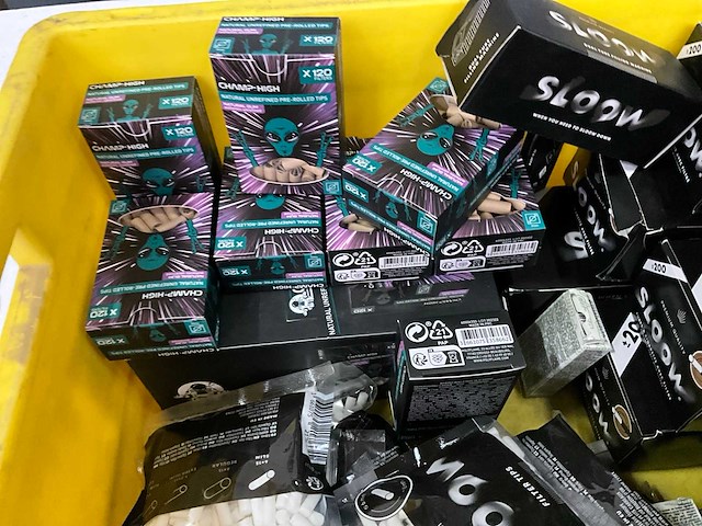 Sloow & champ high mix kavel diverse rookwaren met o.a. filters en vloei - afbeelding 5 van  7