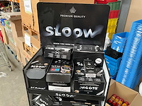 Sloow display met diverse sigaretten filters etc. - afbeelding 7 van  14