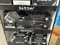 Sloow display met diverse sigaretten filters etc. - afbeelding 8 van  14