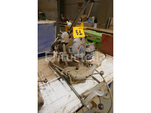 Slotkastfreesmachine - afbeelding 1 van  4