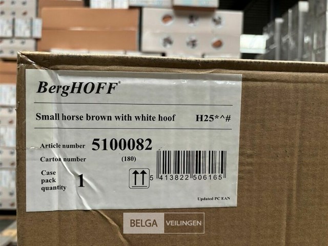 Small horse brown with white hoof - afbeelding 4 van  4
