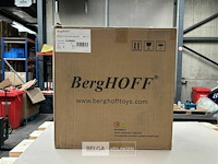 Small horsee brown with white hoof - afbeelding 2 van  3