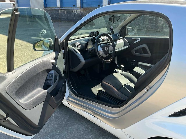 Smart fortwo personenauto - afbeelding 13 van  13