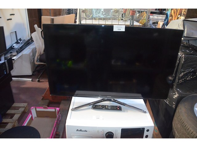 Smart tv samsung ue40h6200aw met afstandsbediening, zonder kabel (scherm defect) - afbeelding 1 van  5